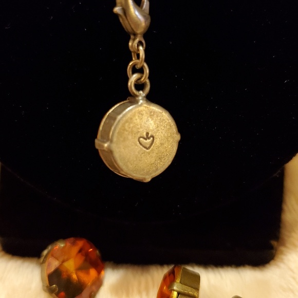 Sabika Canyon Vienna earrings and pendant - Picture 2 of 4